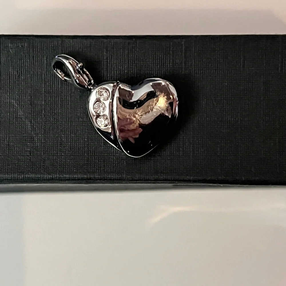 Fairy Fastener Silver tone jewelry fastening tool NIB - Picture 4 of 6